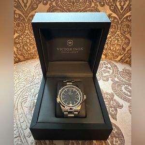 Victorinox Swiss Army Men’s Watch - Model 241569